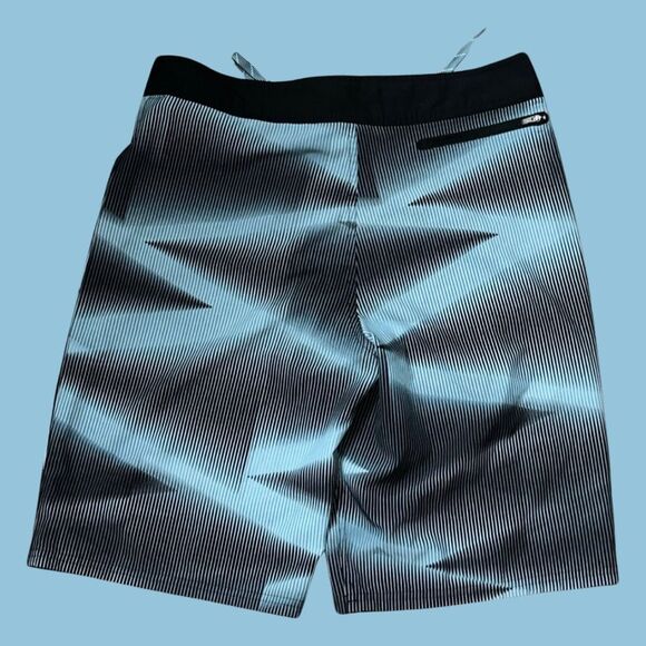 Nike Vapor 11” Board Shorts Volt Pattern Size 30” - Picture 5 of 7